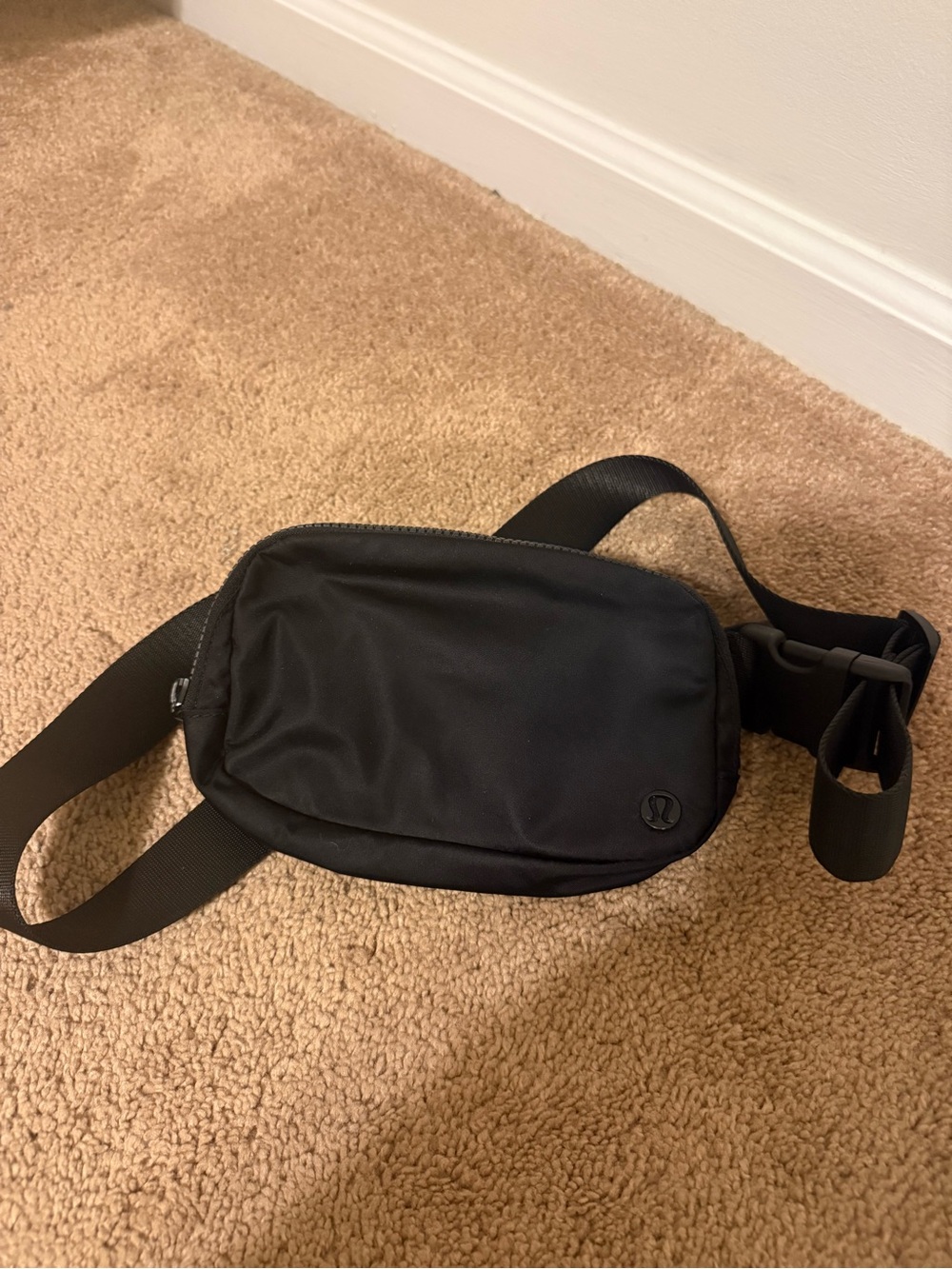 lululemon athletica Black Men's Belt Bag with Minimal Logo